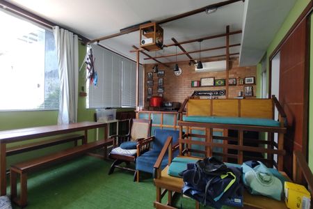 Casa de condomínio à venda com 160m², 3 quartos e 1 vaga Casa de condomínio à venda com 160m², 3 quartos e 1 vagaÁrea gourmet