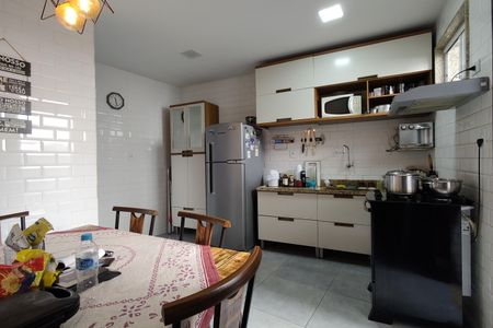 Casa de condomínio à venda com 160m², 3 quartos e 1 vaga Casa de condomínio à venda com 160m², 3 quartos e 1 vagaCozinha - Armários