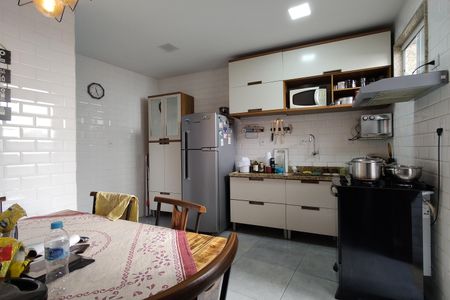 Casa de condomínio à venda com 160m², 3 quartos e 1 vaga Casa de condomínio à venda com 160m², 3 quartos e 1 vagaCozinha - Armários