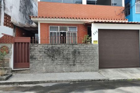 Casa de condomínio à venda com 160m², 3 quartos e 1 vaga Casa de condomínio à venda com 160m², 3 quartos e 1 vagaFachada