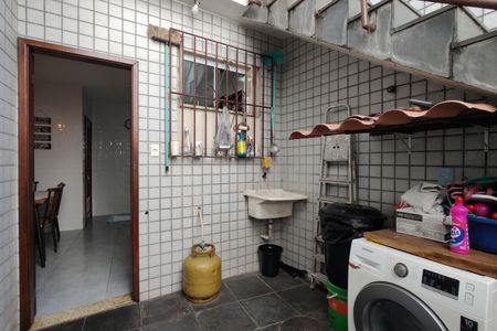 Casa de condomínio à venda com 160m², 3 quartos e 1 vaga Casa de condomínio à venda com 160m², 3 quartos e 1 vagaÁrea de Serviço