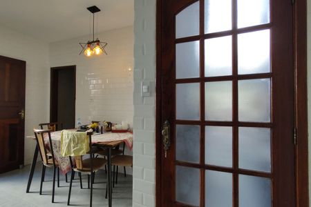 Casa de condomínio à venda com 160m², 3 quartos e 1 vaga Casa de condomínio à venda com 160m², 3 quartos e 1 vagaCozinha - Armários