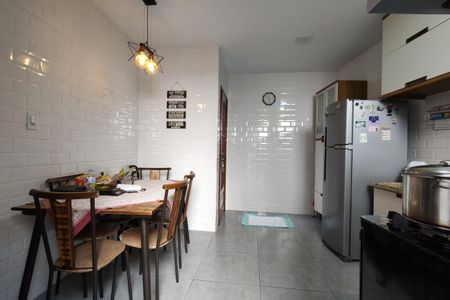Casa de condomínio à venda com 160m², 3 quartos e 1 vaga Casa de condomínio à venda com 160m², 3 quartos e 1 vagaCozinha - Armários