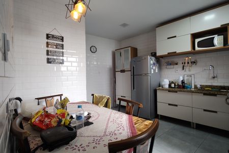 Casa de condomínio à venda com 160m², 3 quartos e 1 vaga Casa de condomínio à venda com 160m², 3 quartos e 1 vagaCozinha - Armários