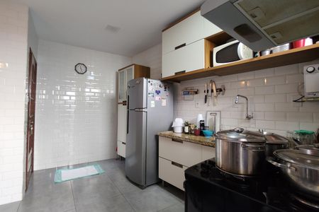 Casa de condomínio à venda com 160m², 3 quartos e 1 vaga Casa de condomínio à venda com 160m², 3 quartos e 1 vagaCozinha - Armários