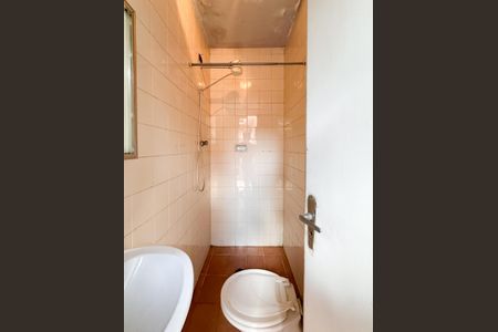 Casa para alugar com 250m², 5 quartos e 2 vagasBanheiro Social 1