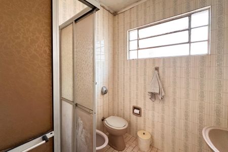 Casa para alugar com 250m², 5 quartos e 2 vagasBanheiro Social 1