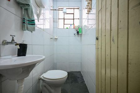 Casa à venda com 250m², 6 quartos e 4 vagasBanheiro da Casa 3