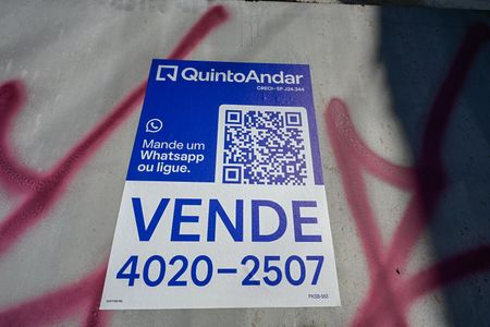 Casa à venda com 250m², 6 quartos e 4 vagasFachada