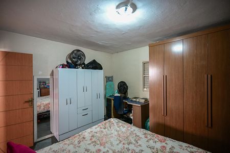 Casa à venda com 250m², 6 quartos e 4 vagasQuarto da Casa 1