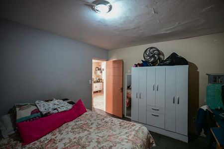 Casa à venda com 250m², 6 quartos e 4 vagasQuarto da Casa 1