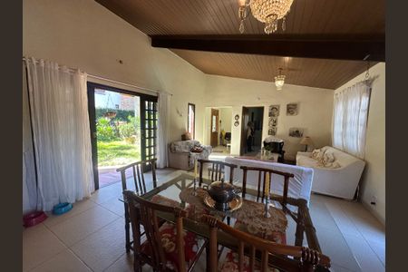 Casa de condomínio para alugar com 150m², 1 quarto e 2 vagasSala