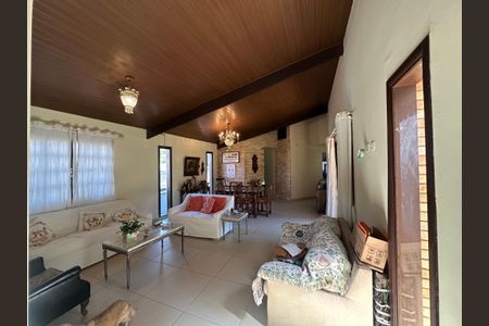 Casa de condomínio para alugar com 150m², 1 quarto e 2 vagasSala