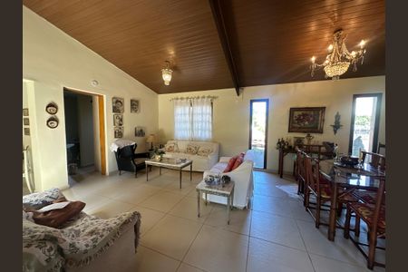 Casa de condomínio para alugar com 150m², 1 quarto e 2 vagasSala