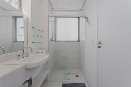 Apartamento para alugar com 70m², 1 quarto e 2 vagasBanheiro da Suíte