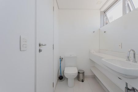 Apartamento para alugar com 70m², 1 quarto e 2 vagasBanheiro da Suíte