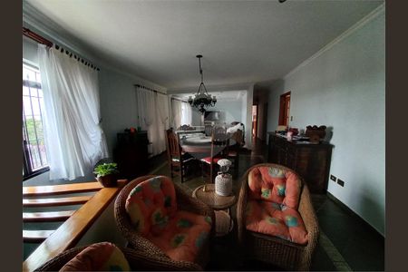 Casa à venda com 3 quartos, 224m² em Jardim Umarizal, São Paulo