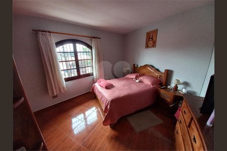 Casa à venda com 3 quartos, 224m² em Jardim Umarizal, São Paulo