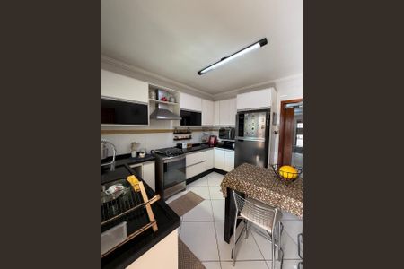 Casa à venda com 112m², 3 quartos e 2 vagasCozinha
