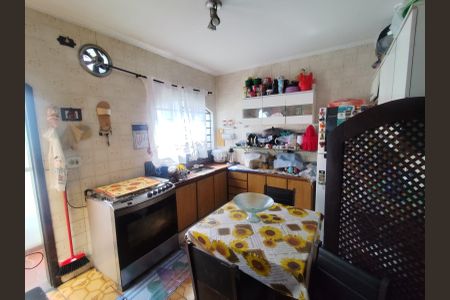 Casa à venda com 120m², 3 quartos e 3 vagas Casa à venda com 120m², 3 quartos e 3 vagasCozinha