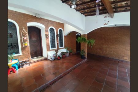 Casa à venda com 120m², 3 quartos e 3 vagas Casa à venda com 120m², 3 quartos e 3 vagasÁrea externa
