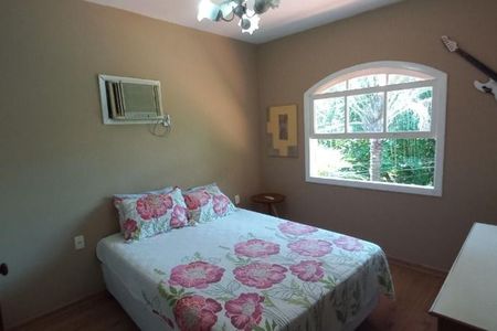 Casa à venda com 5 quartos, 228m² em Maria Paula, Niterói