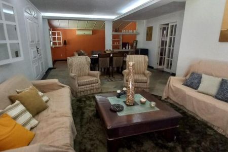 Casa à venda com 5 quartos, 228m² em Maria Paula, Niterói