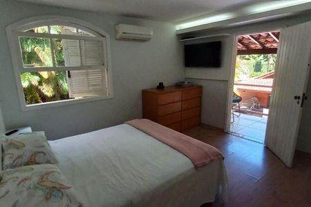 Casa à venda com 5 quartos, 228m² em Maria Paula, Niterói