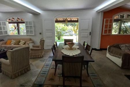 Casa à venda com 5 quartos, 228m² em Maria Paula, Niterói