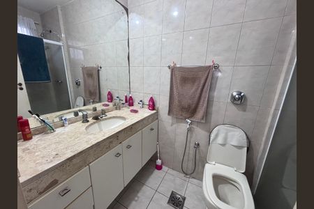 Apartamento para alugar com 102m², 2 quartos e 2 vagas Apartamento para alugar com 102m², 2 quartos e 2 vagasBanheiro do Quarto 1