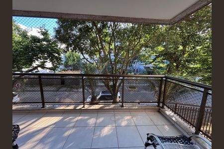 Apartamento para alugar com 102m², 2 quartos e 2 vagas Apartamento para alugar com 102m², 2 quartos e 2 vagasVaranda
