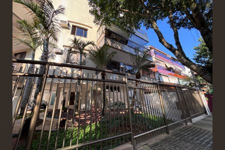 Apartamento para alugar com 102m², 2 quartos e 2 vagas Apartamento para alugar com 102m², 2 quartos e 2 vagasFachada