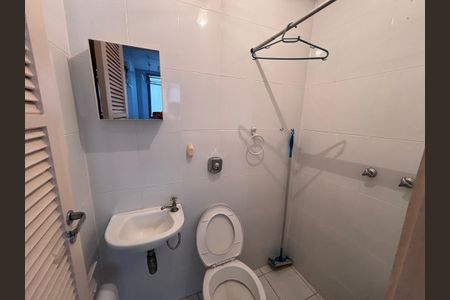 Apartamento para alugar com 102m², 2 quartos e 2 vagas Apartamento para alugar com 102m², 2 quartos e 2 vagasBanheiro de serviço