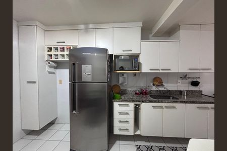 Apartamento para alugar com 102m², 2 quartos e 2 vagas Apartamento para alugar com 102m², 2 quartos e 2 vagasCozinha