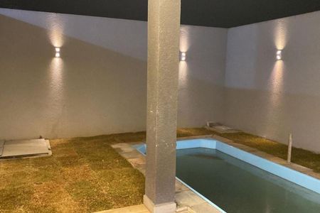 Casa à venda com 130m², 3 quartos e 2 vagas