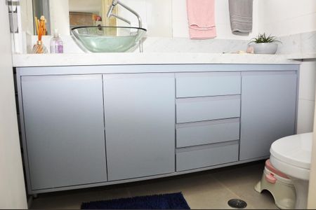 Apartamento à venda com 60m², 3 quartos e 1 vagaDetalhe - Banheiro Social