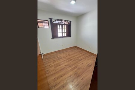 Casa à venda com 3 quartos, 90m² em Vila Valqueire, Rio de Janeiro