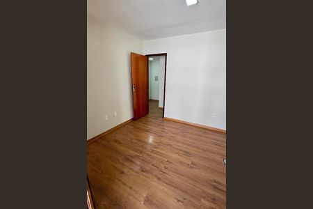 Casa à venda com 3 quartos, 90m² em Vila Valqueire, Rio de Janeiro