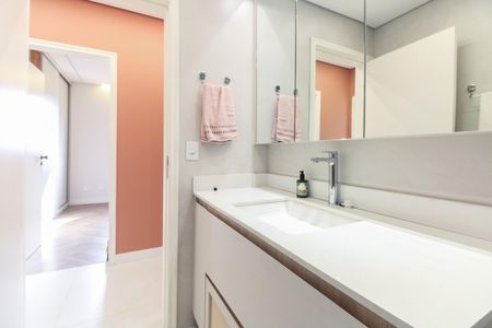 Apartamento à venda com 90m², 3 quartos e 1 vaga Apartamento à venda com 90m², 3 quartos e 1 vagaBanheiro