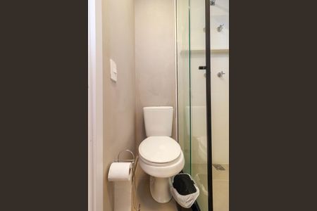 Banheiro de kitnet/studio para alugar com 1 quarto, 22m² em Santo Amaro, São Paulo