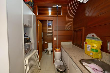 Casa à venda com 300m², 4 quartos e 2 vagasAREA DE SERVICO