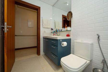 Casa à venda com 300m², 4 quartos e 2 vagasBANHEIRO4