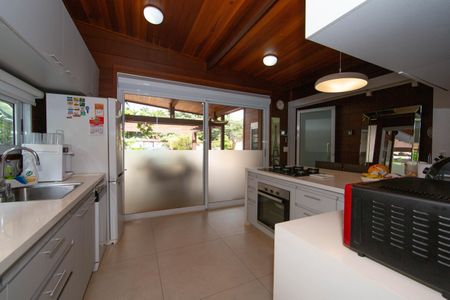 Casa à venda com 300m², 4 quartos e 2 vagasCOZINHA