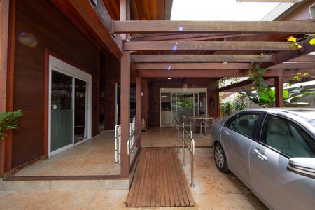 Casa à venda com 300m², 4 quartos e 2 vagasAREA EXTERNA
