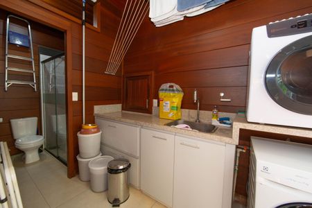 Casa à venda com 300m², 4 quartos e 2 vagasAREA DE SERVICO