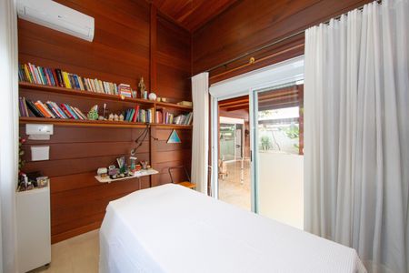 Casa à venda com 300m², 4 quartos e 2 vagasQUARTO4