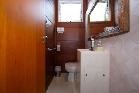 Casa à venda com 300m², 4 quartos e 2 vagasBANHEIRO1