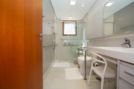 Casa à venda com 300m², 4 quartos e 2 vagasBANHEIRO3