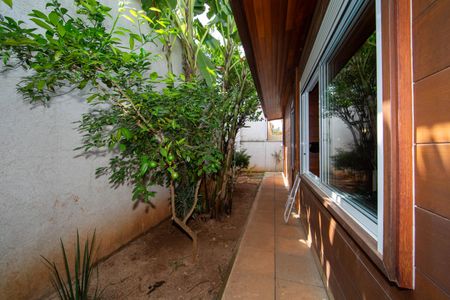 Casa à venda com 300m², 4 quartos e 2 vagasAREA EXTERNA