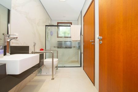 Casa à venda com 300m², 4 quartos e 2 vagasBANHEIRO2
